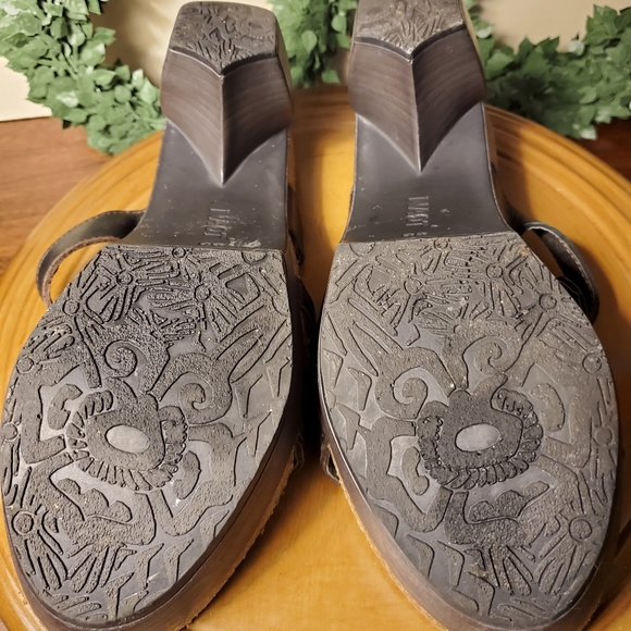 Naot Bond heels - Picture 4 of 4